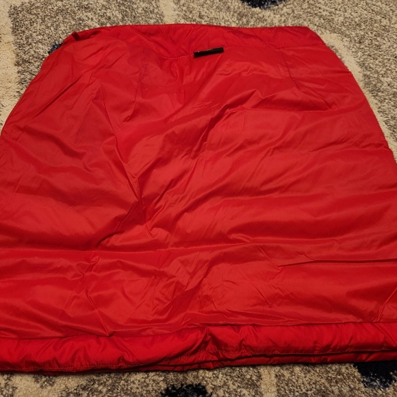 Bogner Red Quilted Puffer skirt with side Zipper - Picture 14 of 16